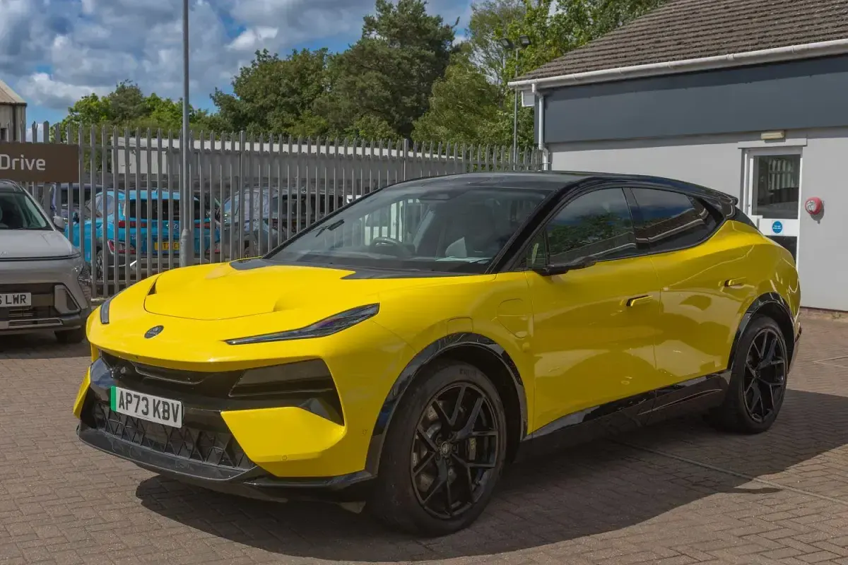 Used Lotus Eletre 675 kW (918 HP) 2023 Yellow SUV