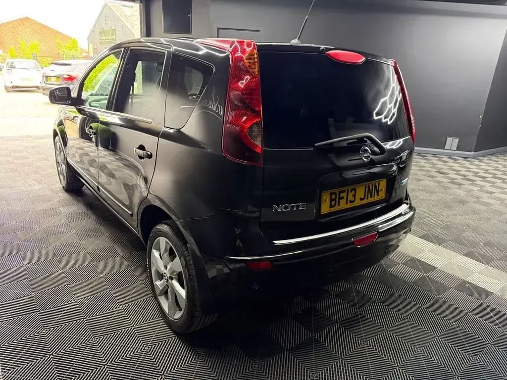 Used Nissan Note N-TEC 90 HP (66 kW) 2013 Black Hatchback