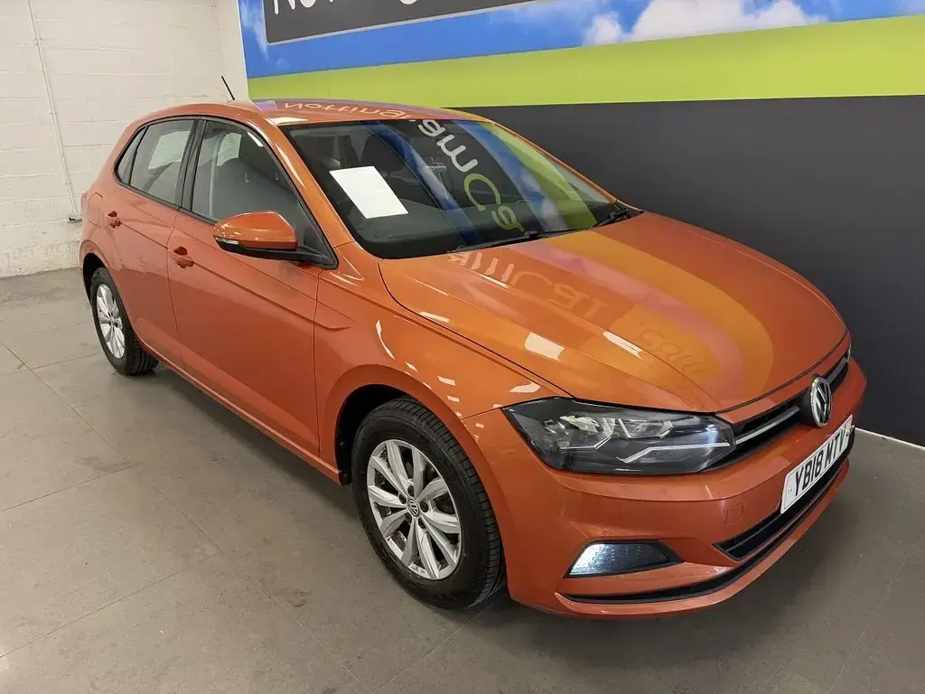 Used VW Polo SE 65 HP (47 kW) 2018 Orange Hatchback