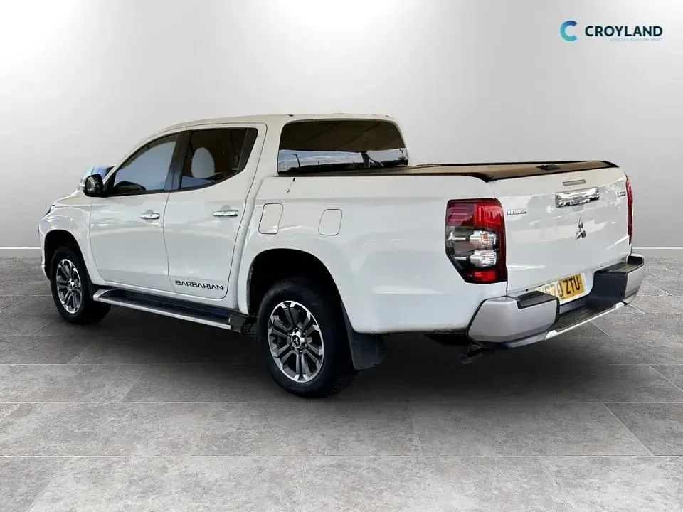 Used Mitsubishi L200 150 HP (110 kW) 2020 White Pickup