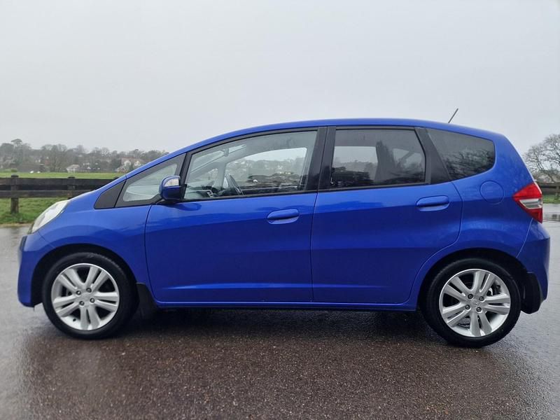 Used Honda Jazz ES 2013 Blue Hatchback