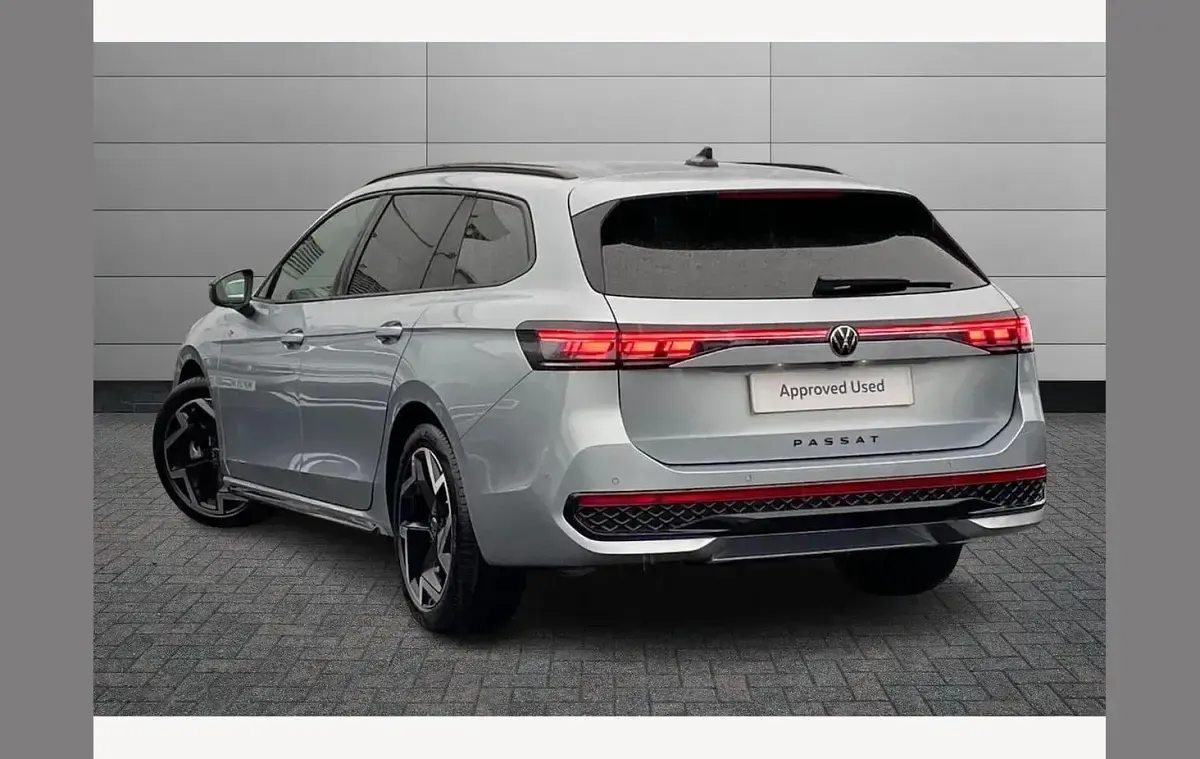 Used VW Passat R-line 150 HP (110 kW) 2026 Silver Estate