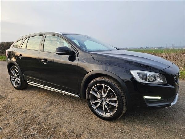 Black Used 2016 Volvo V60 CC Estate | £5,995 - Image 1/1