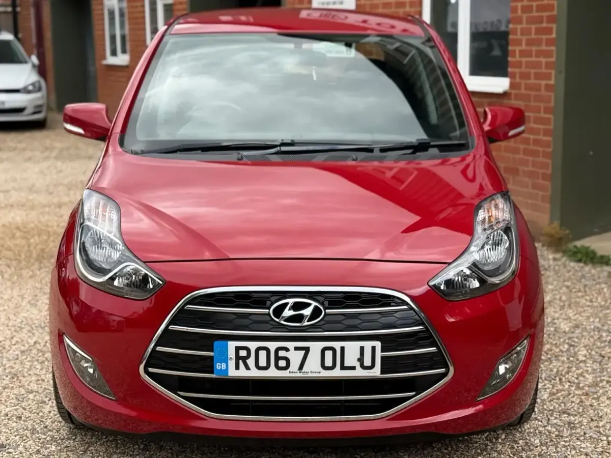 Usado Hyundai ix20 SE 125 CV (91 kW) 2017 Rojo Utilitario