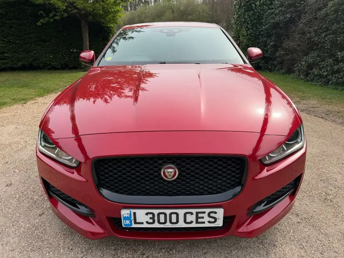 Usado Jaguar XE R-Sport 2018 Vermelho Sedan