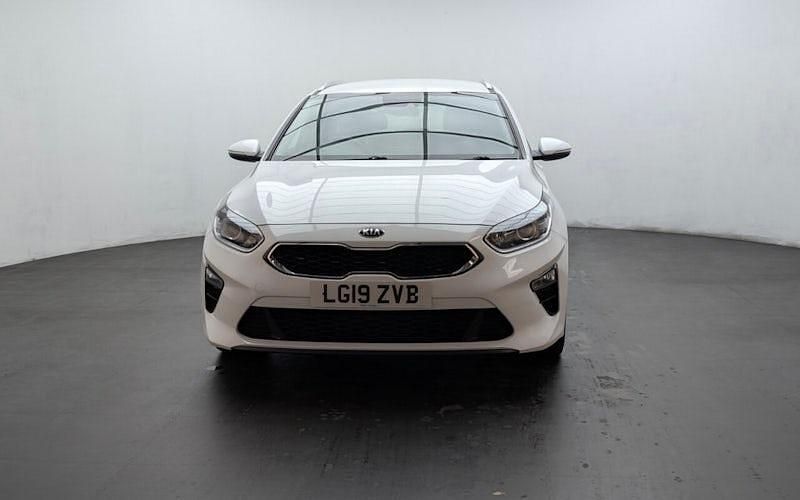 Used Kia Ceed Sportswagon 116 HP (85 kW) 2019 White Estate