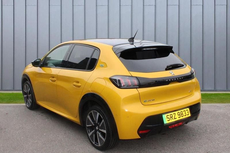 Used Peugeot e-208 GT 98 kW (134 HP) 2021 Yellow Hatchback