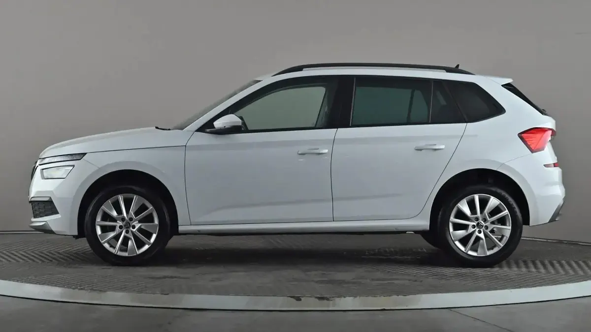Used Skoda Kamiq SE Drive 95 HP (69 kW) 2023 White SUV