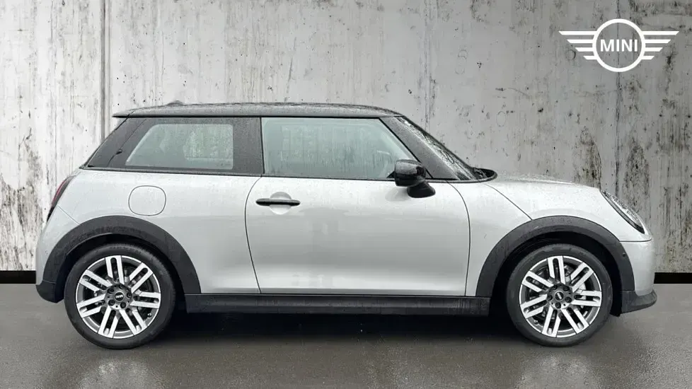 Used Mini Cooper Hatch 113 kW (154 HP) 2025 Silver Hatchback