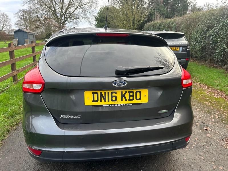 Used Ford Focus Zetec 2016 Grey Hatchback