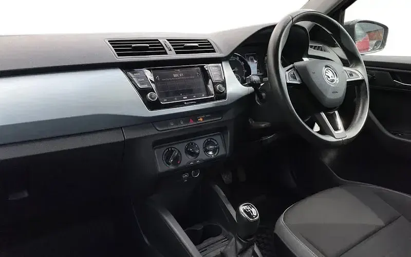 Used Skoda Fabia Colour Edition 95 HP (69 kW) 2021 Hatchback