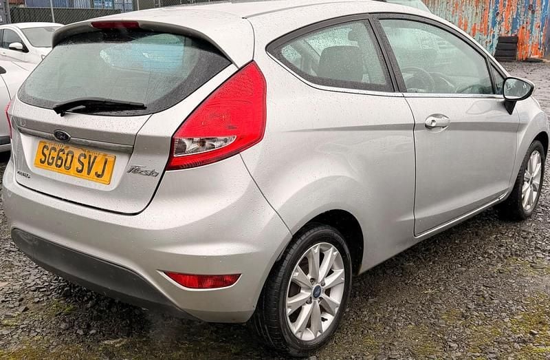 Used Ford Fiesta Zetec 81 HP (59 kW) 2010 Silver Hatchback