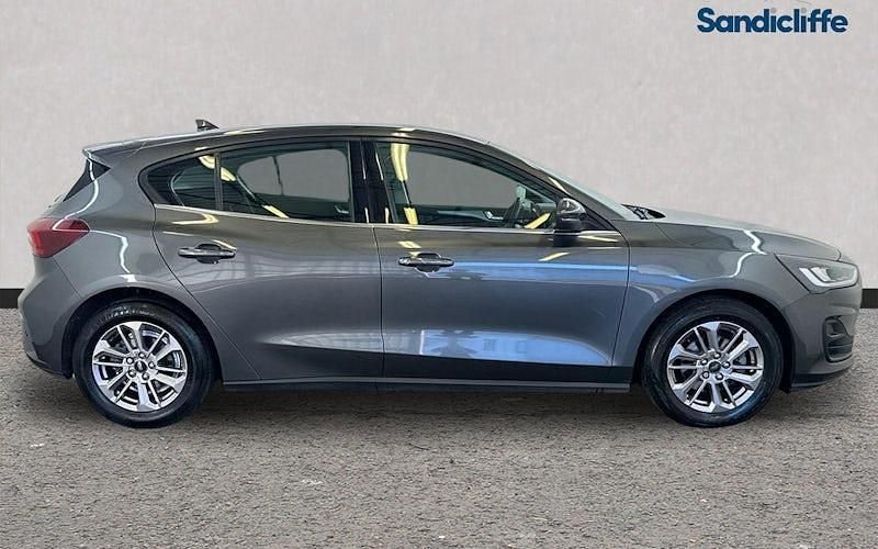 Used Ford Focus Titanium 155 HP (114 kW) 2023 Grey Hatchback