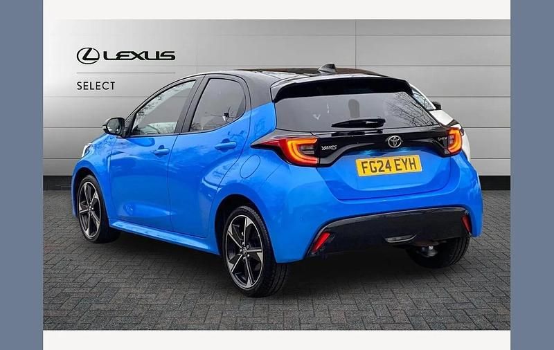 Used Toyota Yaris Hybrid Edition 128 HP (94 kW) 2024 Blue Hatchback