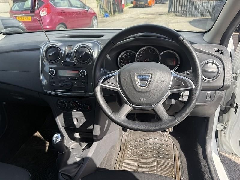 Used Dacia Sandero Ambiance 90 HP (66 kW) 2017 White Hatchback