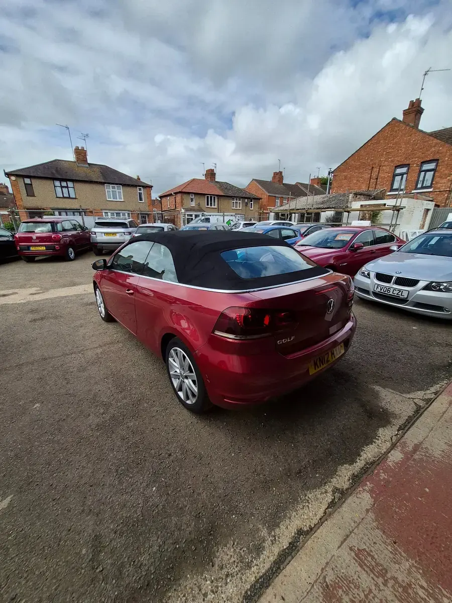 Used VW Golf Cabriolet SE 105 HP (77 kW) 2012 Red Cabriolet