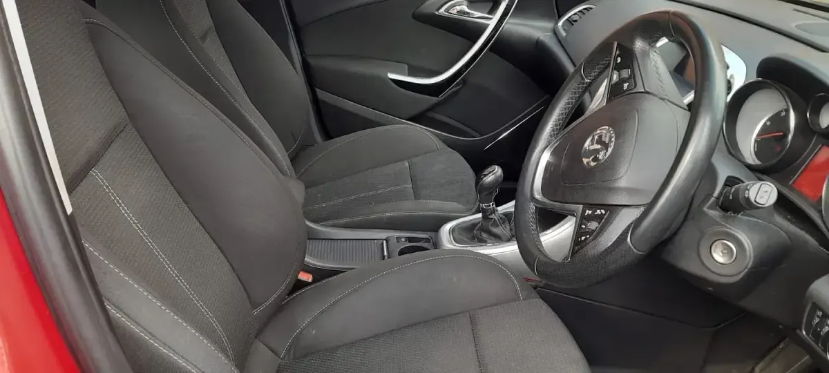 Used Vauxhall Astra SRi 125 HP (91 kW) 2010 Red Hatchback