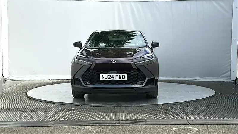 Used Toyota C-HR 140 HP (102 kW) 2024 Mauve/purple SUV