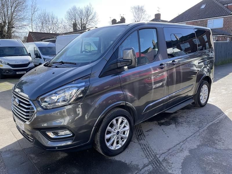 Used Ford Tourneo Custom Titanium 130 HP (95 kW) 2019 Grey Van