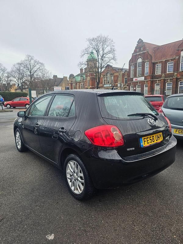 Usado Toyota Auris T3 124 HP (91 kW) 2008 Preto Citadino