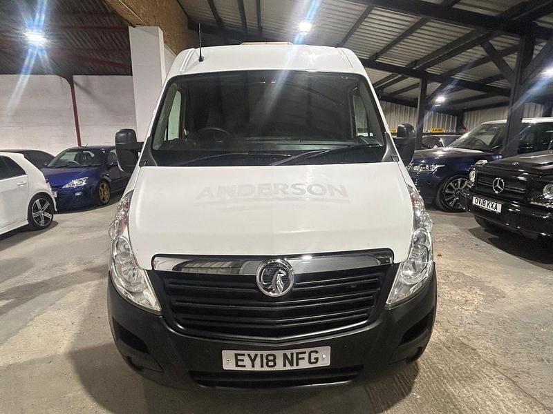 Used Vauxhall Movano 145 HP (106 kW) 2018 White MPV