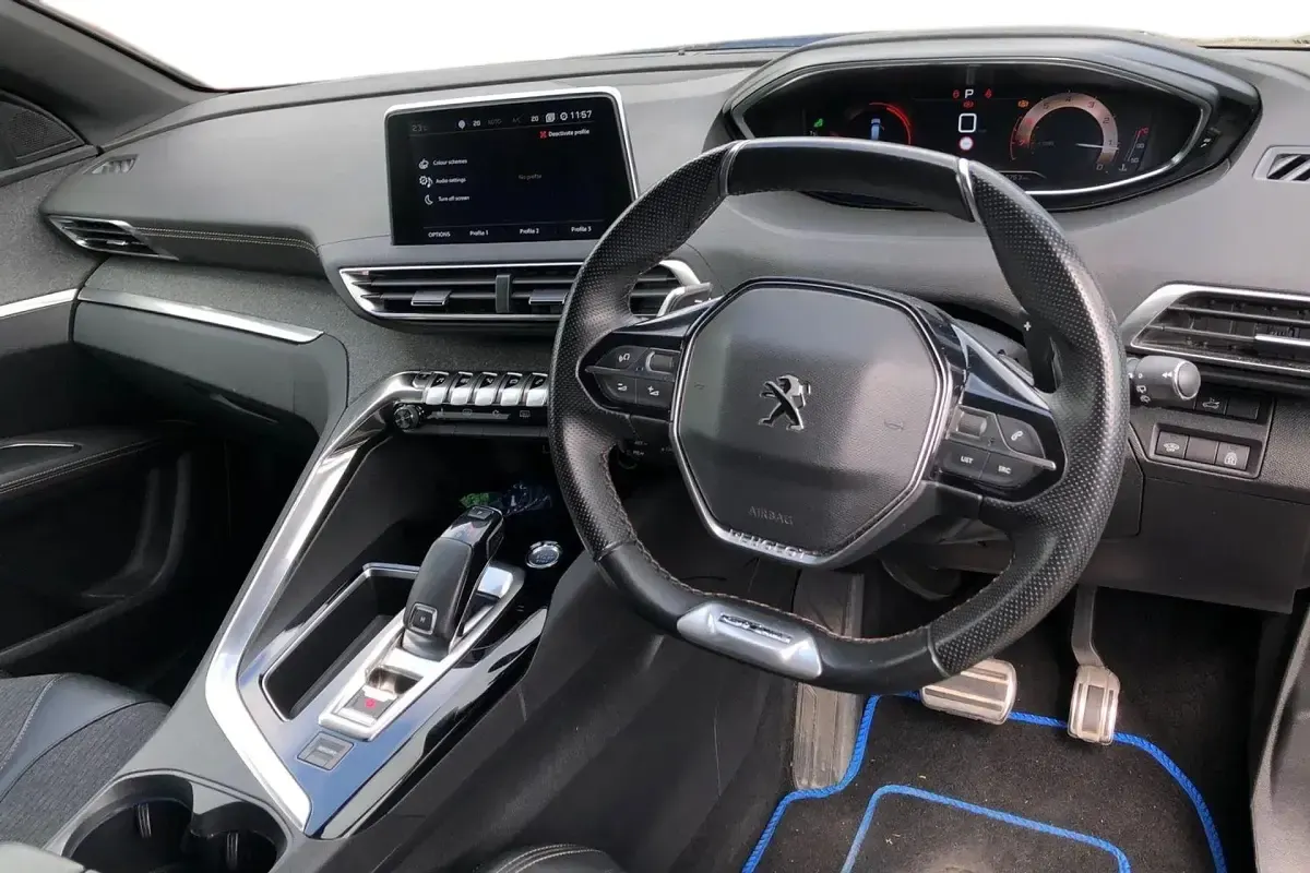 Used Peugeot 3008 Premium 181 HP (133 kW) 2019 Blue SUV