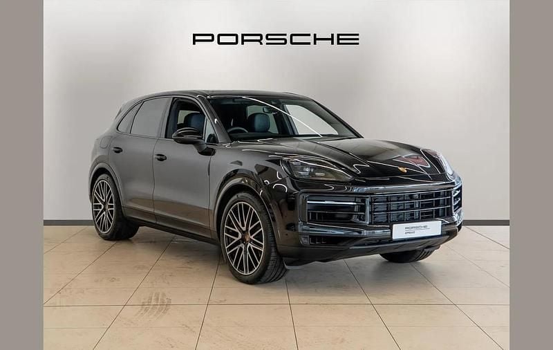 Black New 2025 Porsche Cayenne SUV | £91,490 (Fair price) - Image 1/4