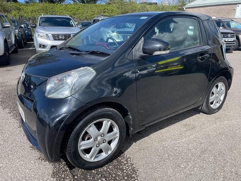 Used Toyota iQ 68 HP (50 kW) 2012 Black Hatchback