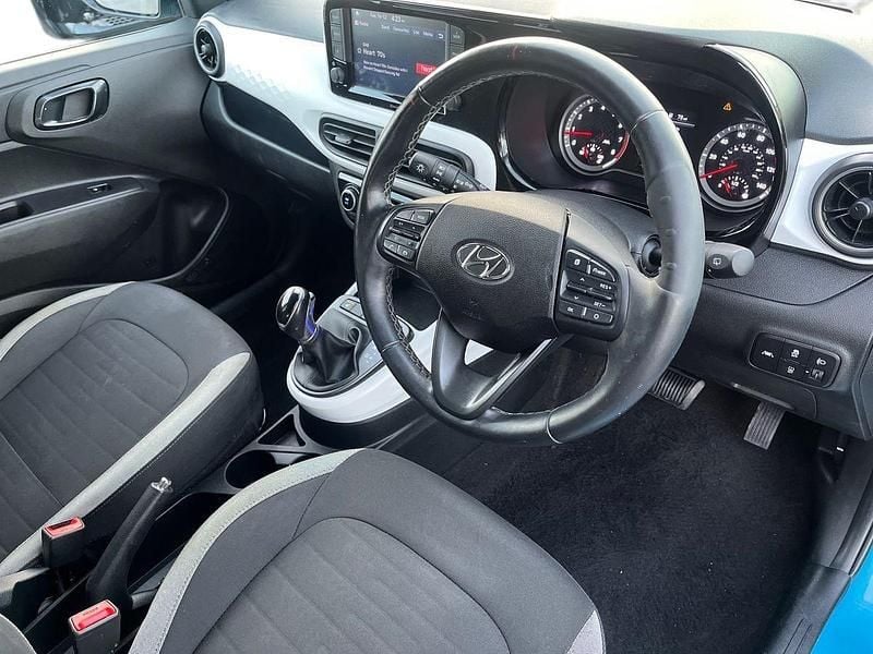 Used Hyundai i10 Premium 84 HP (61 kW) 2022 Turquoise Hatchback