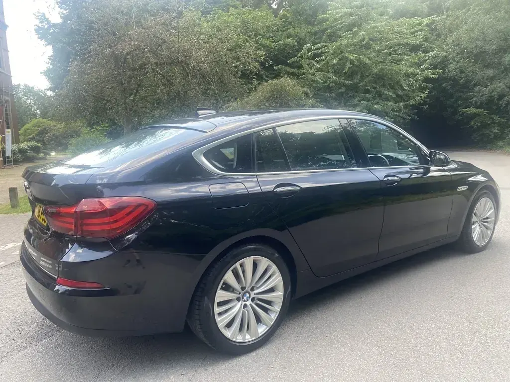 Used BMW 528 Luxury Line 245 HP (180 kW) 2015 Black Hatchback