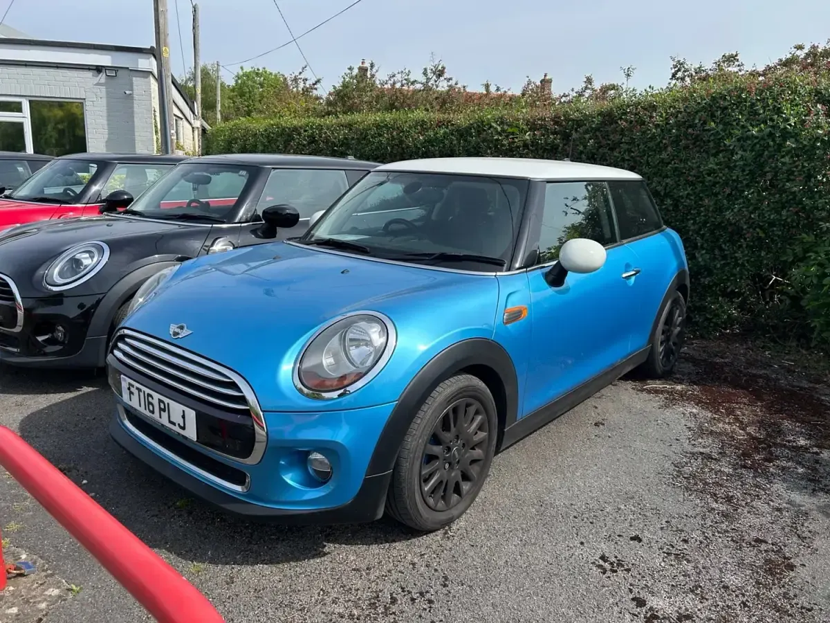 Usado Mini Cooper Hatch 2016 Azul Utilitario