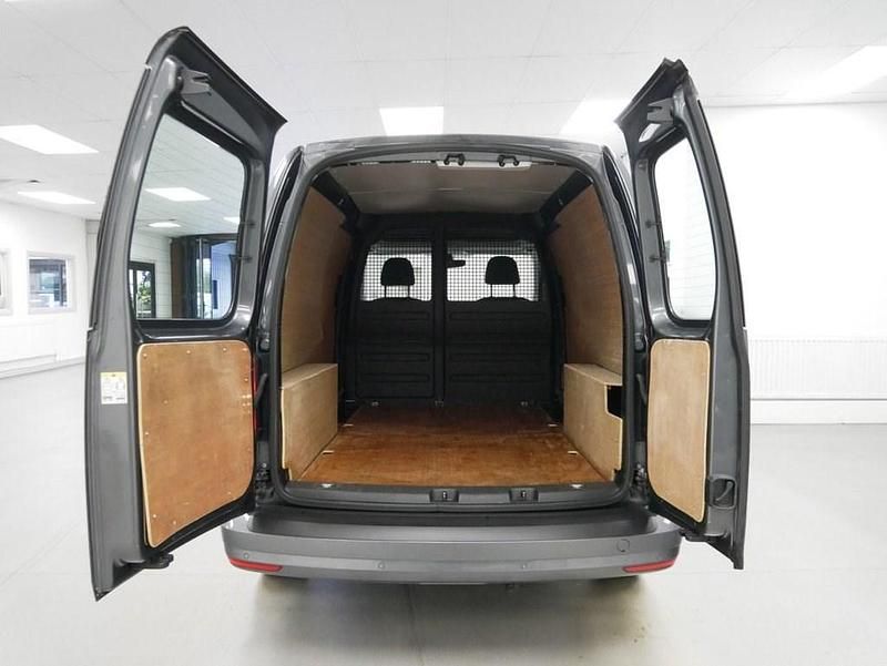 Used VW Caddy Maxi Highline 150 HP (110 kW) 2016 Grey MPV