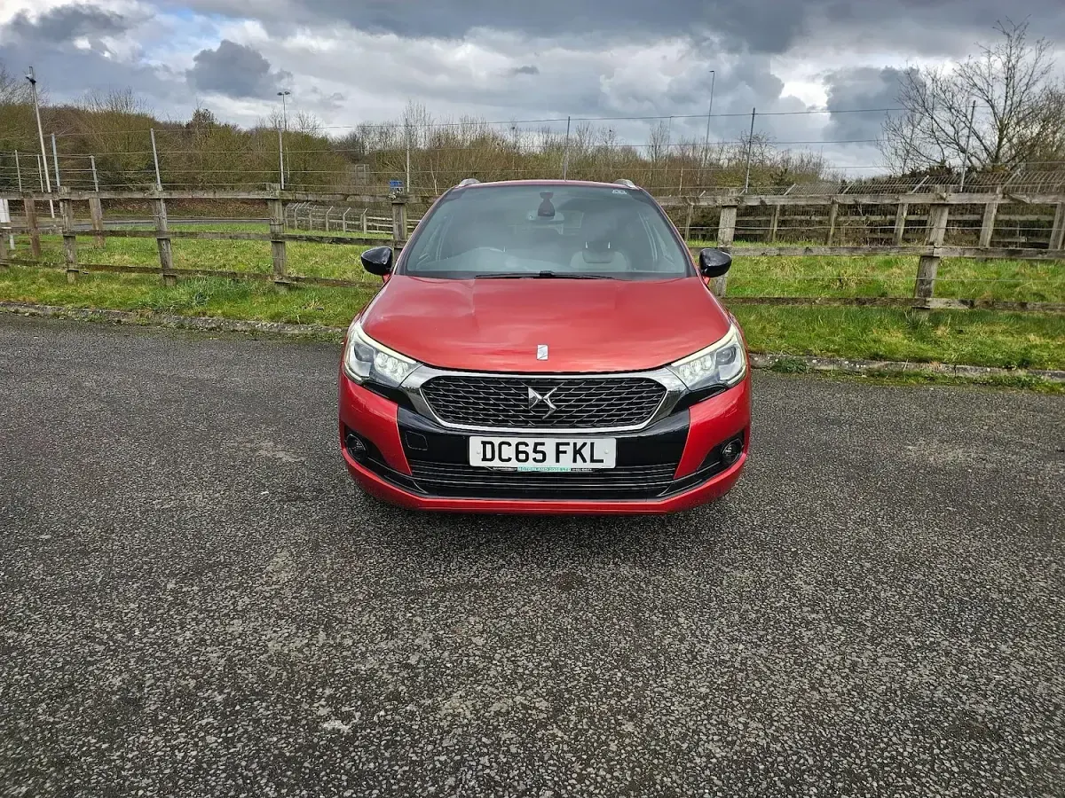 Used DS Automobiles DS4 120 HP (88 kW) 2015 Orange Hatchback