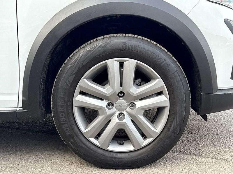 Used Dacia Sandero Essentiel 90 HP (66 kW) 2023 White SUV