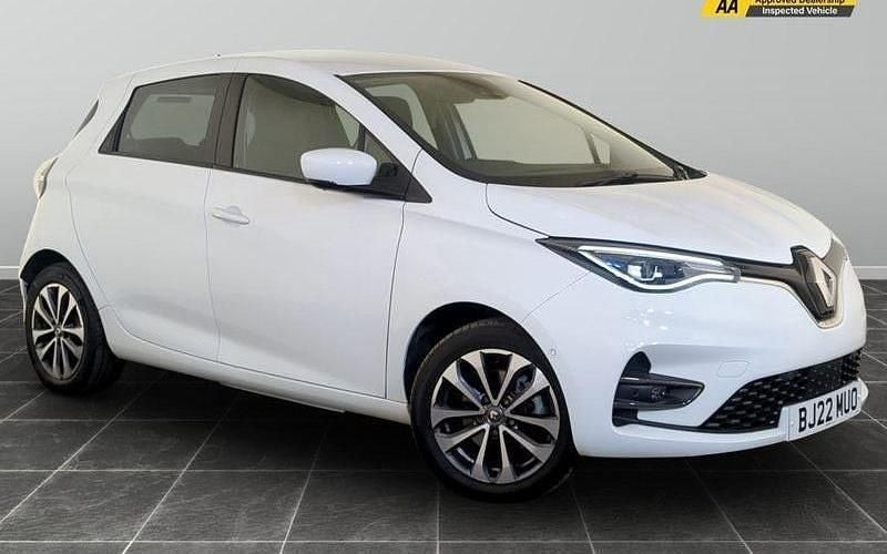 White Used 2022 Renault Rapid GT Hatchback | £9,895 (Good price) - Image 1/2