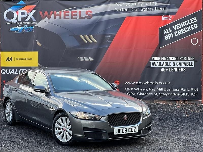 Begagnad Jaguar XE SE 163 HK (119 kW) 2016 Grå Sedan