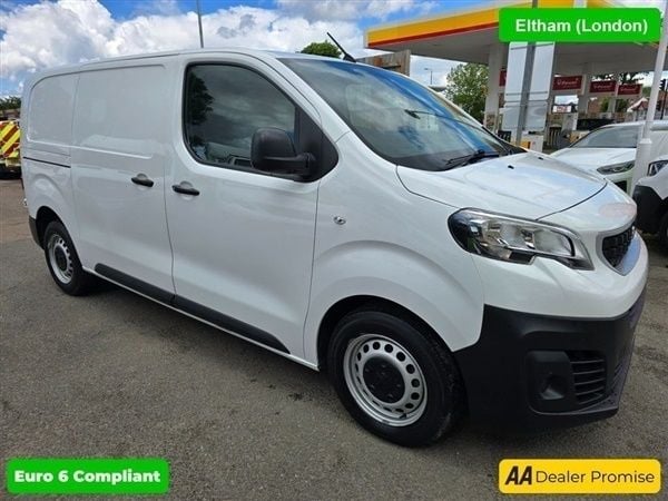 White Used 2020 Peugeot Expert Van | £11,999 (Fair price) - Image 1/4