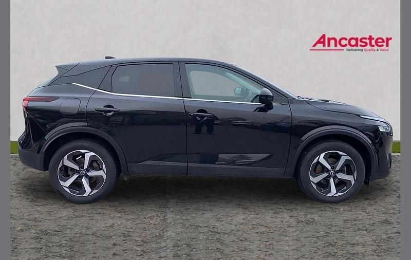 Used Nissan Qashqai N-Connecta 138 HP (101 kW) 2022 Black SUV