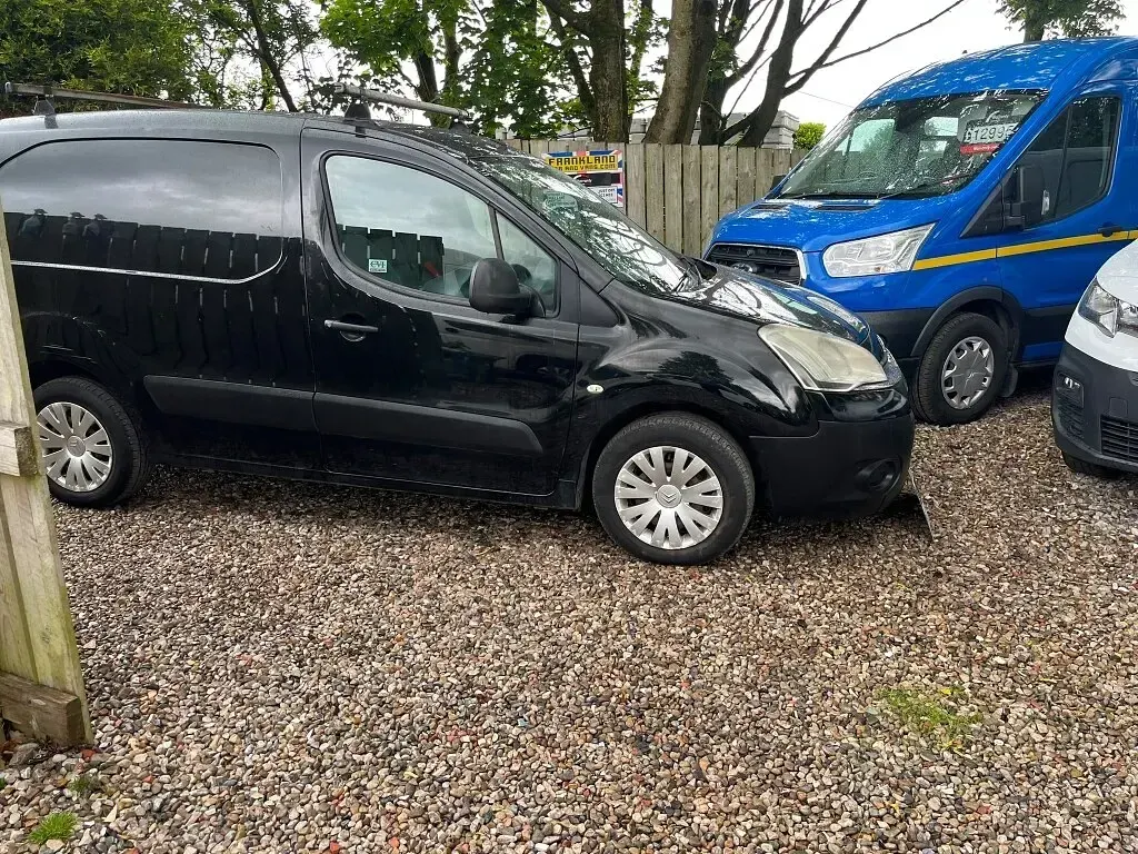 Used Citroën Berlingo 75 HP (55 kW) 2012 Black MPV