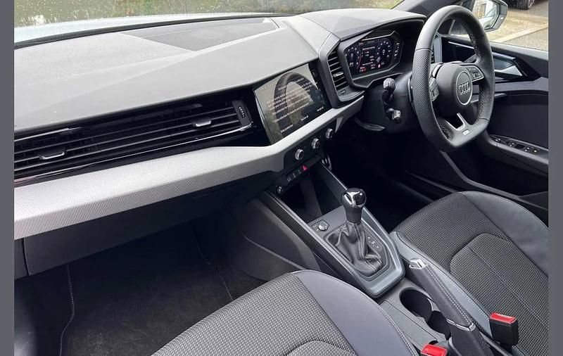 Used Audi A1 Black Edition 113 HP (83 kW) 2025 White SUV