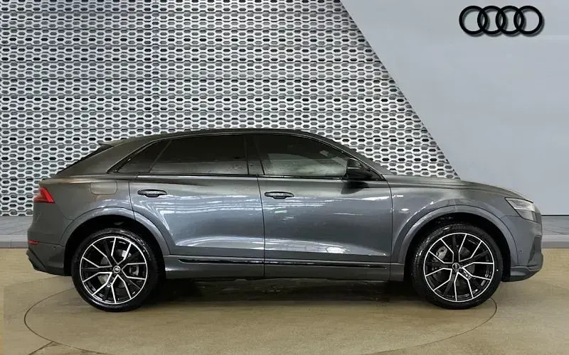 Used Audi Q8 Advanced 286 HP (210 kW) 2023 Grey SUV