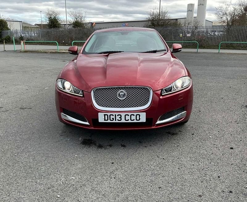 Used Jaguar XF Luxury 163 HP (119 kW) 2013 Red Sedan