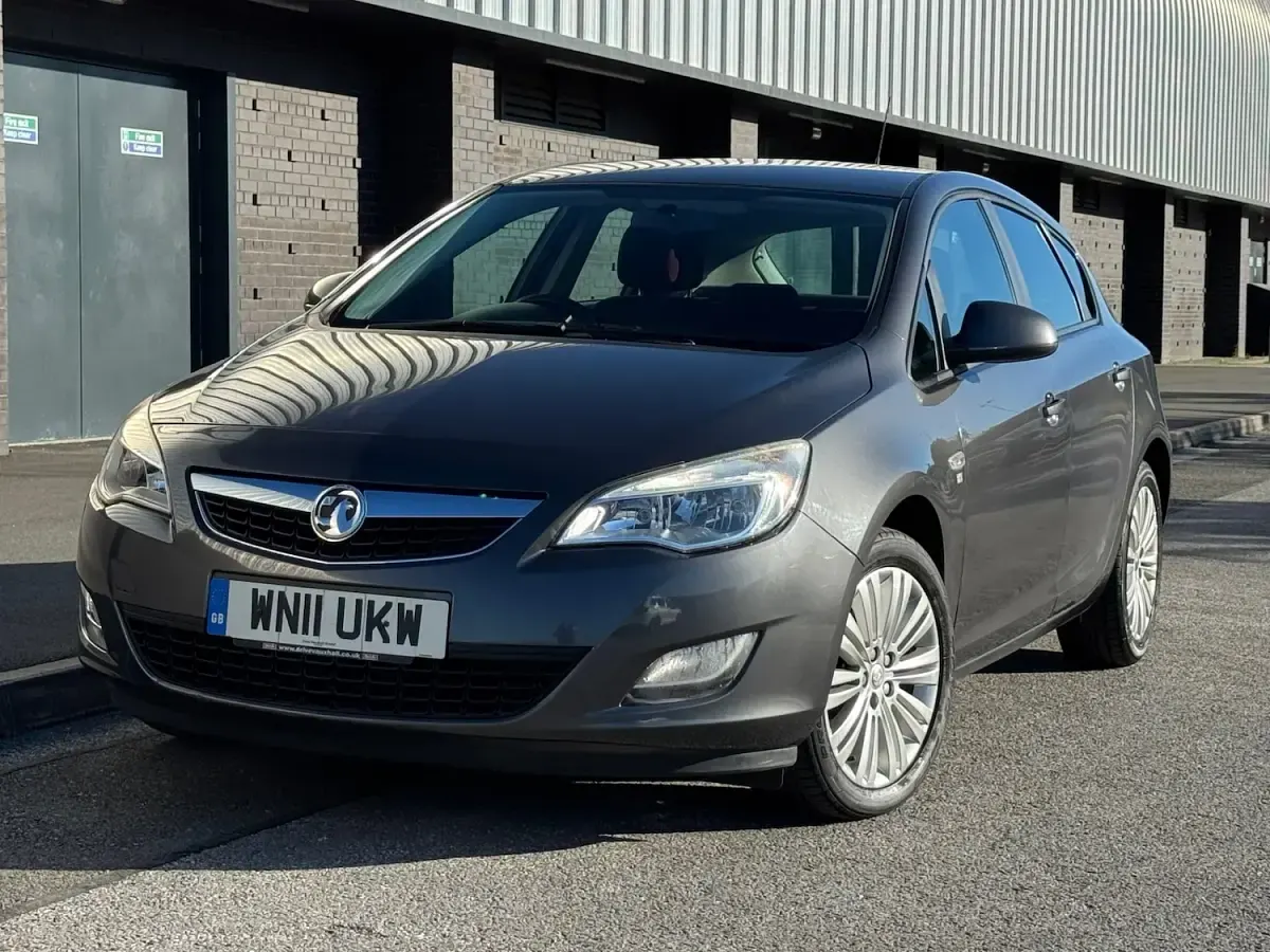 Used Vauxhall Astra Excite 2011 Grey Hatchback