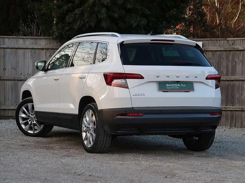 Used Skoda Karoq SE L 110 HP (80 kW) 2021 Candy white SUV