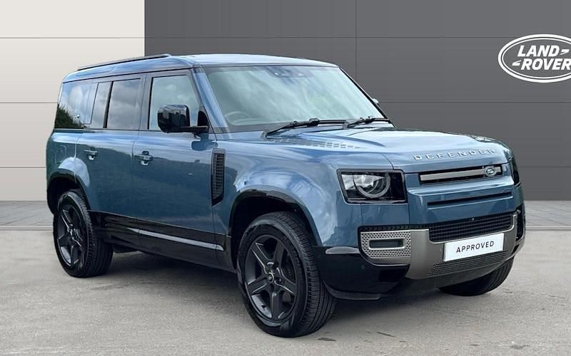Used 2025 Land Rover Defender SE Dynamic SUV | £64,429 (A bit pricey) - Image 1/4