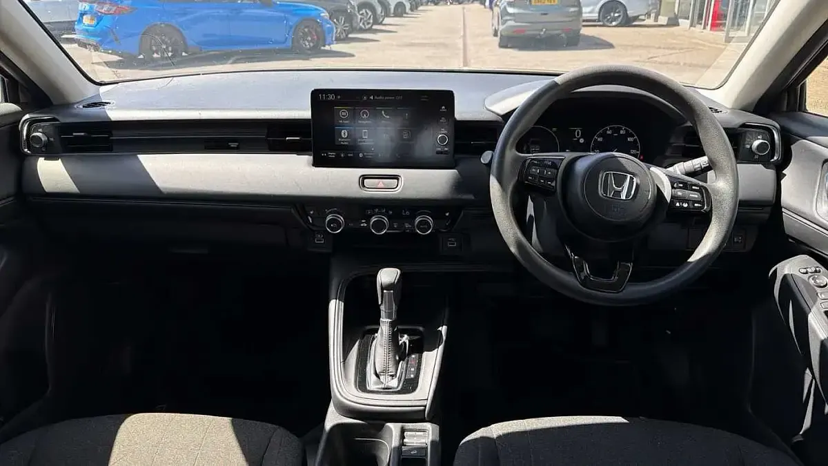 Used Honda HR-V Elegance 131 HP (96 kW) 2023 Beige SUV