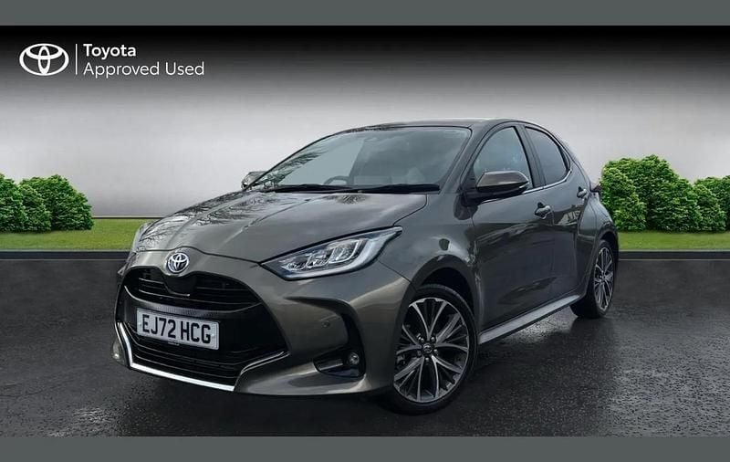Second-hand Toyota Yaris Hybrid 116 CP (85 kW) 2022 Maro Hatchback