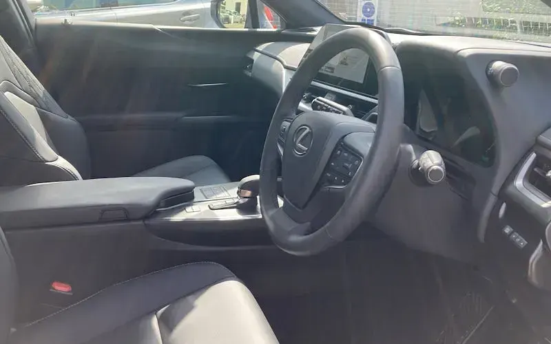 Used Lexus UX Sport Design Packet 199 HP (146 kW) 2025 Silver SUV