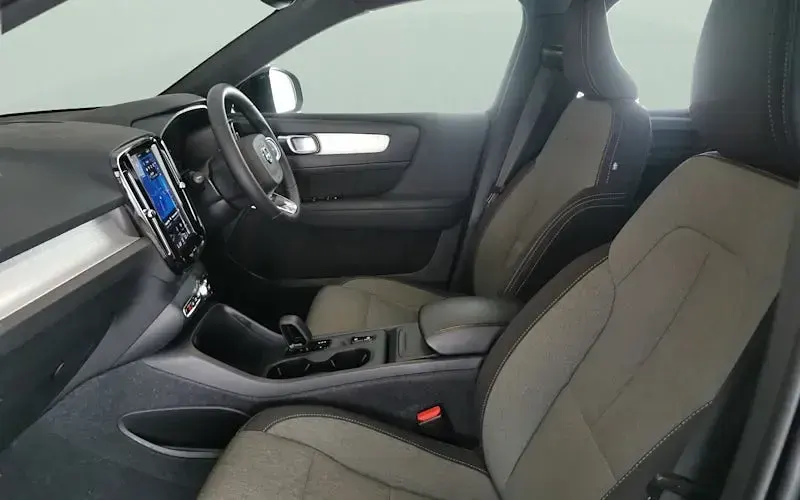 Used Volvo XC40 Core 163 HP (119 kW) 2026 SUV