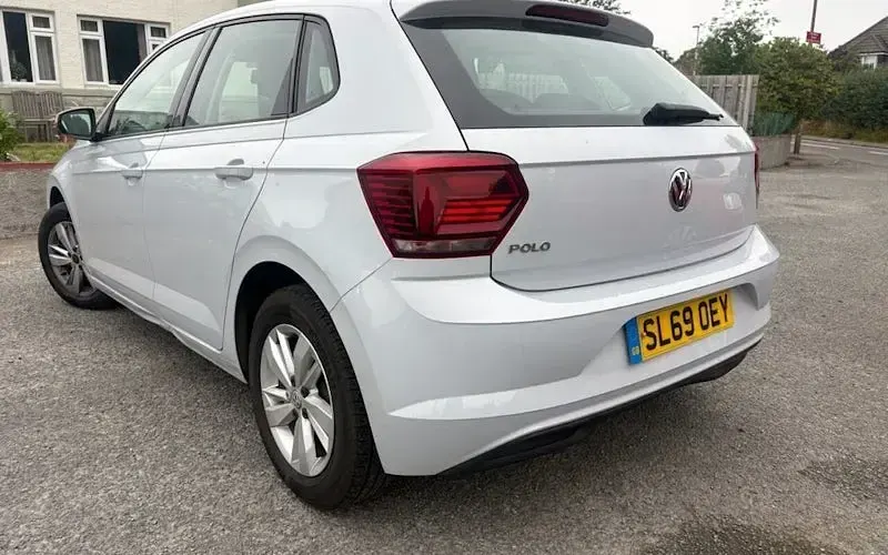 Used VW Polo SE 95 HP (69 kW) 2019 Silver Hatchback